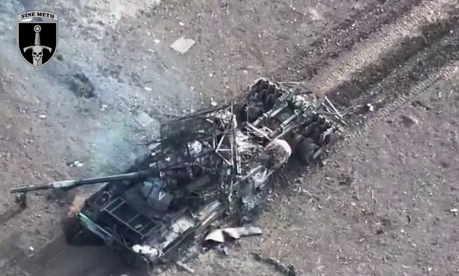 Вчера было опубликовано интересное видео уничтоженного танка Т-90. Интересное вот чем...