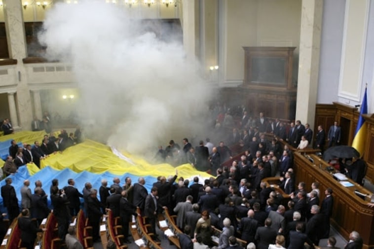 27 квітня 2010 року у залі Верховної Ради під час ратифікації «Харківських угод» були бійки