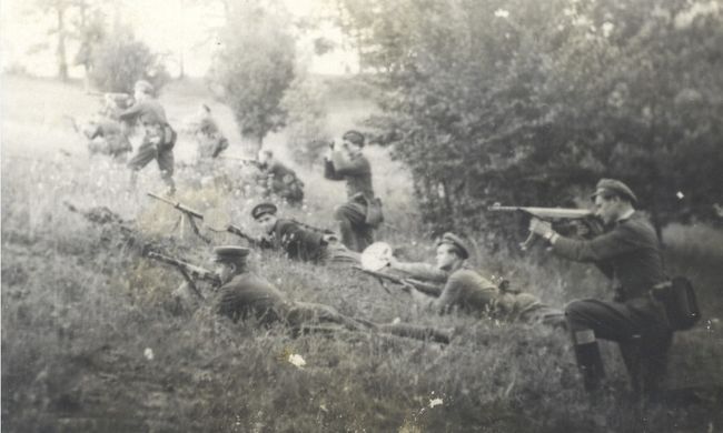 26–28 квітня 1945 р. відбувся бій УПА під Радеховом