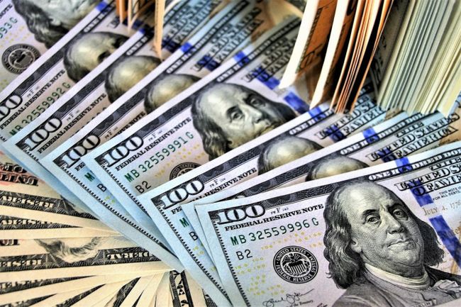 За тиждень НБУ зменшив продаж валюти на міжбанку до понад 490 мільйонів доларів