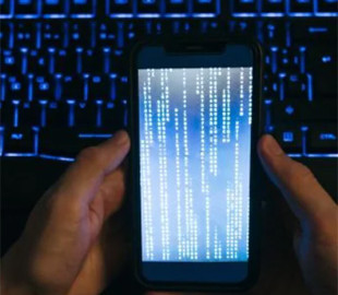 Що робити, якщо смартфон зламали: 5 простих кроків щодо захисту пристрою від хакерів