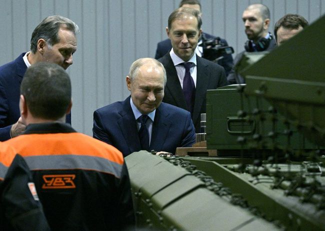 россия скупает в Китае старое зарубежное оборудование для увеличения производства оружия