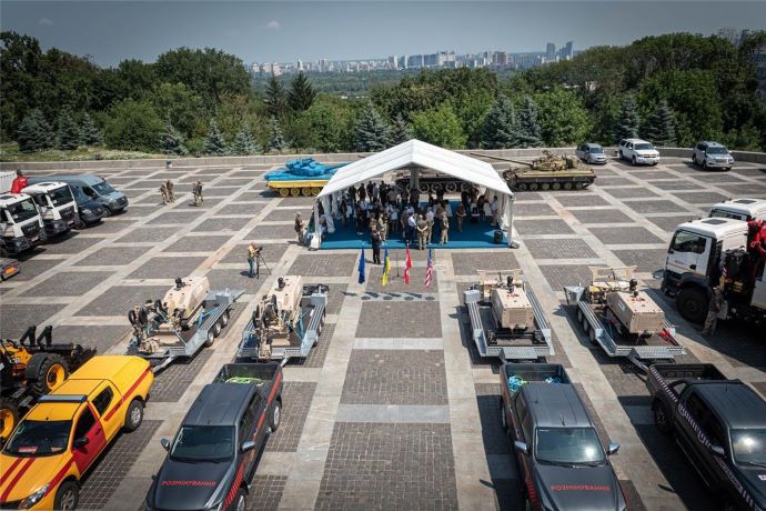 США передали Україні машини для розмінування та обладнання на $6 мільйонів