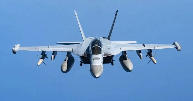 Літак РЕБ армії США EA-18G Growler вперше знищив повітряну ціль
