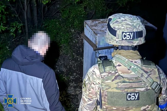 СБУ затримала агента фсб, який «полював» на релейні шафи Укрзалізниці та коригував удари по Одесі