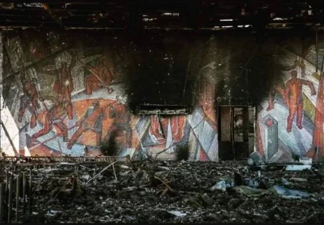 Окупанти знищили унікальне мозаїчне пано на вокзалі Маріуполя