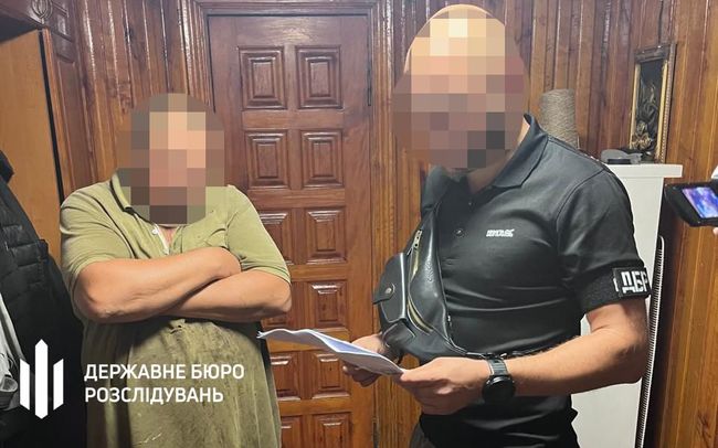 ДБР повідомило про підозру старості округу та правоохоронцю з Рівненщини, які організували схему уникнення мобілізації