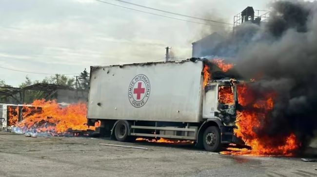 Удар по автомобілях Міжнародного Комітету Червоного Хреста - воєнний злочин росії