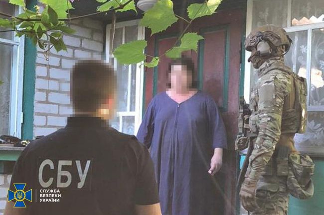 За матеріалами СБУ 15 років тюрми отримала зрадниця, яка наводила російські ракети на Житомирщину і планувала втечу до рф