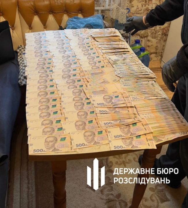 ДБР повідомило про підозру заступнику командира бригади, який заробляв на відсутніх підлеглих