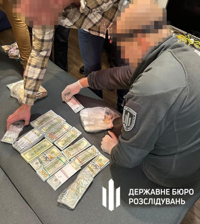 ДБР повідомило про підозру заступнику командира бригади, який заробляв на відсутніх підлеглих