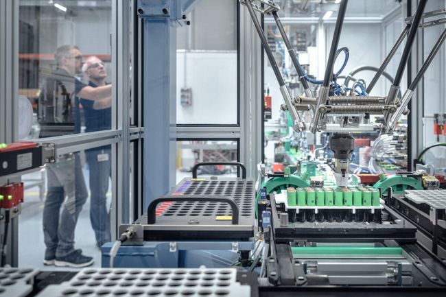 Китай блокує експорт літієвих технологій на тлі торгівельної напруженості