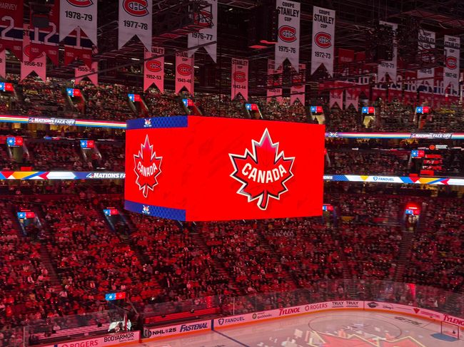 Нам прямо сейчас показывают, что такое спорт «вне политики»