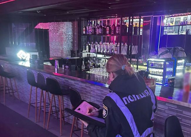 У київському нічному клубі співали російських пісень: Нацполіція звертатиметься до уповноваженого з захисту державної мови