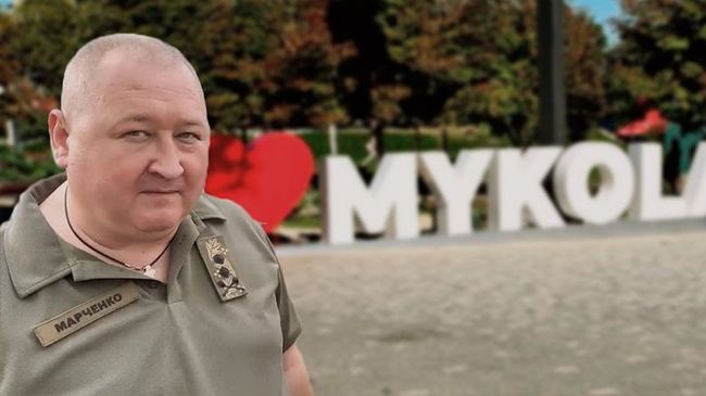 Сьогодні, 25 лютого, 47 років виповнюється героїчному генералу Дмитру Марченку, який керував обороною незламного Миколаєва!