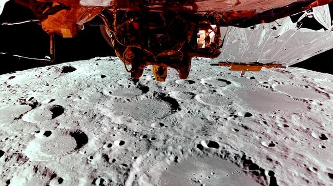 Космічний апарат Blue Ghost успішно сів на поверхню Місяця