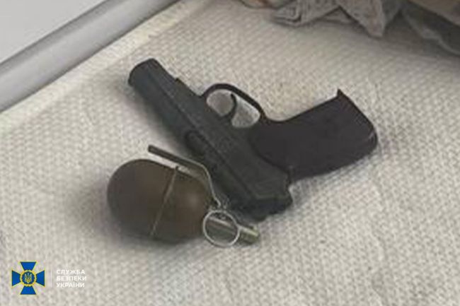 СБУ та Нацполіція «по гарячих» слідах затримали чоловіка, який підозрюється у вбивстві громадського активіста в Одесі СБУ та Нацполіція «по гарячих» слідах затримали чоловіка, який підозрюється у вбивстві громадського активіста в Одесі