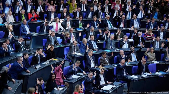 Пока проходили переговоры Трампа и путина, историческое решение было принято в Германии