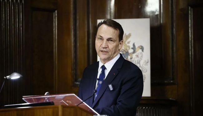 Міністр закордоних справ Польщі Радослав Сікорський - москва не є непереможною Міністр закордоних справ Польщі Радослав Сікорський - москва не є непереможною