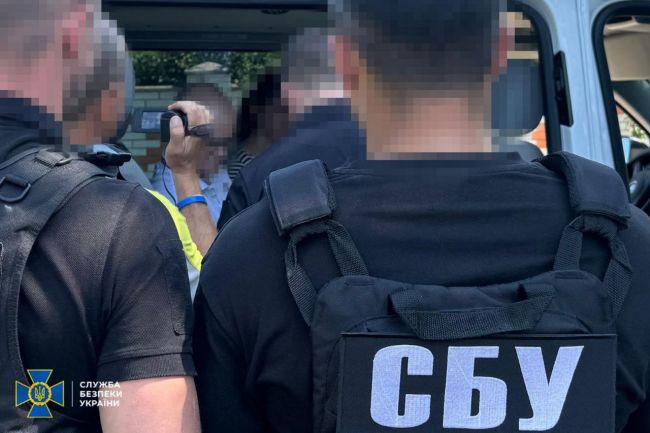 СБУ та Нацполіція ліквідували ще 5 «схем для ухилянтів» у різних регіонах України СБУ та Нацполіція ліквідували ще 5 «схем для ухилянтів» у різних регіонах України