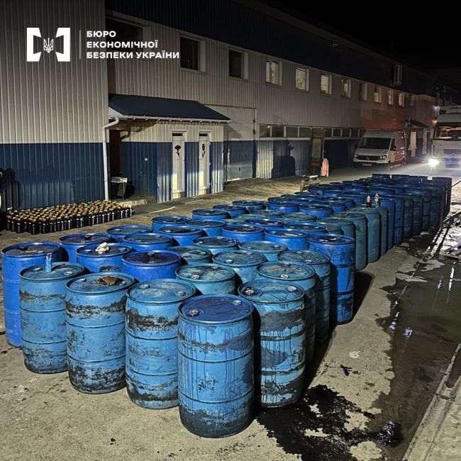 Священики на Київщині «гнали» підпільне вино – у них вилучили 20 тис (!) літрів фальсифікату, – БЕБ