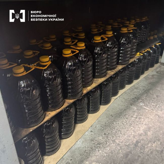 Священики на Київщині «гнали» підпільне вино – у них вилучили 20 тис (!) літрів фальсифікату, – БЕБ