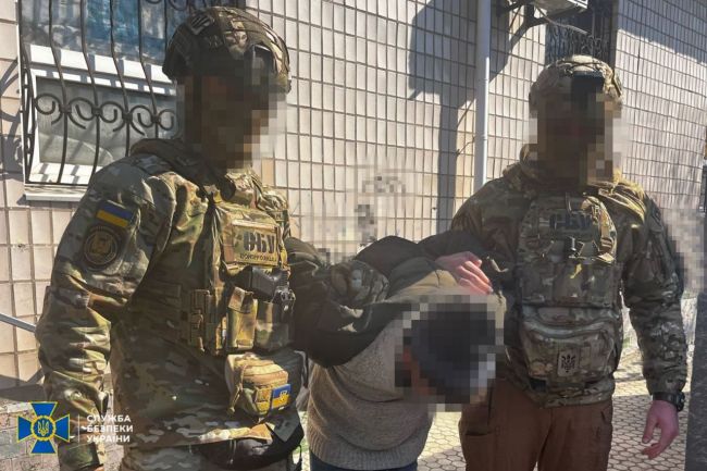 СБУ затримала агента фсб, якого рашисти намагалися «втемну» підірвати біля херсонського ТЦК