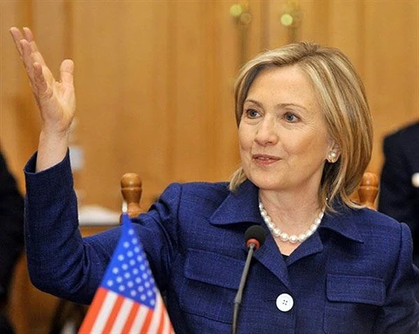 Мене турбує не лицемірство, а дурість — Гілларі Клінтон про витік секретної інформації з чату Signal Мене турбує не лицемірство, а дурість — Гілларі Клінтон про витік секретної інформації з чату Signal