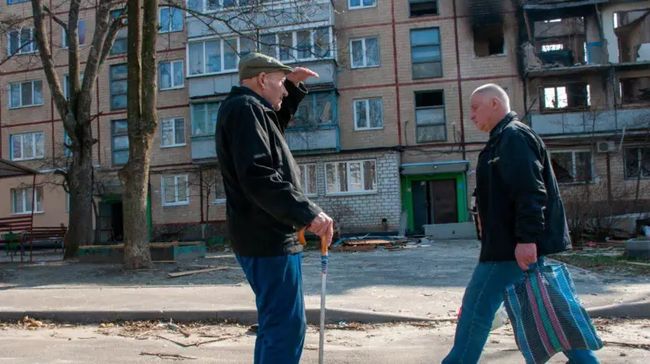 Пенсії, електронні ВЛК, ціни на ліки: що зміниться у квітні