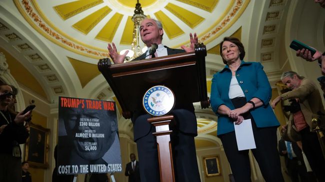 Рідкісний двопартійний спротив Трампу в Сенаті