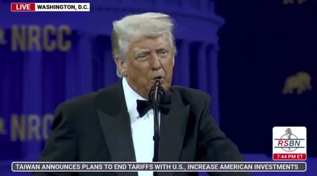 Трамп вихваляє себе