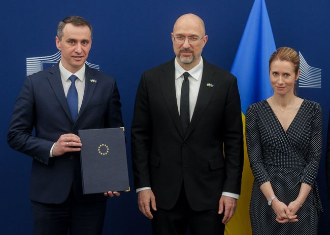 Україна отримала від ЄС 1 млрд євро кредиту за рахунок заморожених росактивів Україна отримала від ЄС 1 млрд євро кредиту за рахунок заморожених росактивів