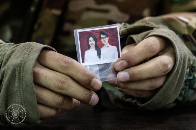 СБУ провела перші допити військовополонених з КНР