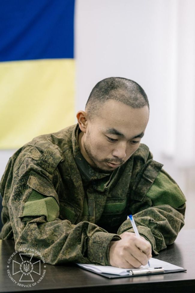 СБУ провела перші допити військовополонених з КНР