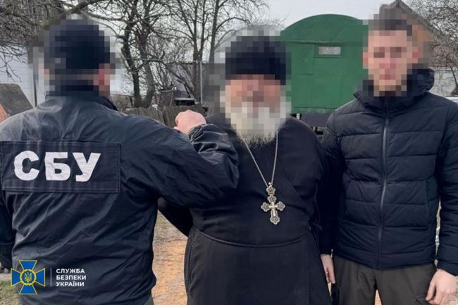 СБУ затримала клірика УПЦ (МП), який погодився шпигувати для фсб на Донеччині в обмін на «евакуацію» його сім’ї до росії