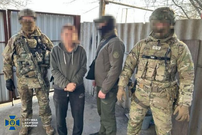 СБУ затримала агентку рф, яка стежила за ешелонами ЗСУ через «відеопастку» у шпаківні