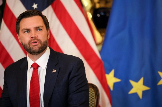Віцепрезидент США Венс назвав «абсурдними» слова Зеленського про те, що він виправдовує дії Путіна