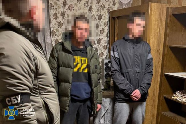 СБУ та Нацполіція затримали дві групи підпалювачів, які на замовлення рф нищили енергооб’єкти Укрзалізниці та авто ЗСУ