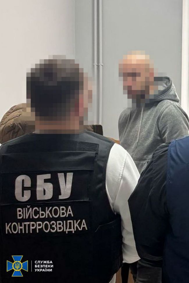 СБУ та Нацполіція затримали ще 4-х організаторів «ухилянтських схем», серед яких посадовець Конституційного суду України