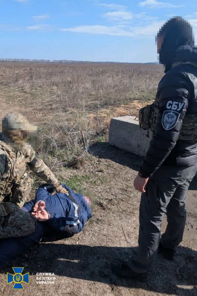 СБУ затримала російського шпигуна та його інформатора, які готували прорив ворожих ДРГ на Сумщину