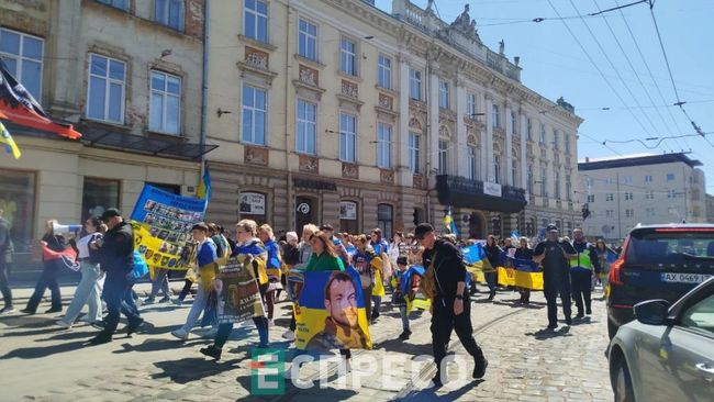 Мовчання вбиває: в центрі Львова масштабною акцією нагадали про полонених і зниклих безвісти військових