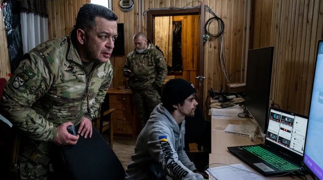 Україна стала легкою мішенню для російських хакерів після зупинки допомоги США – Bloomberg