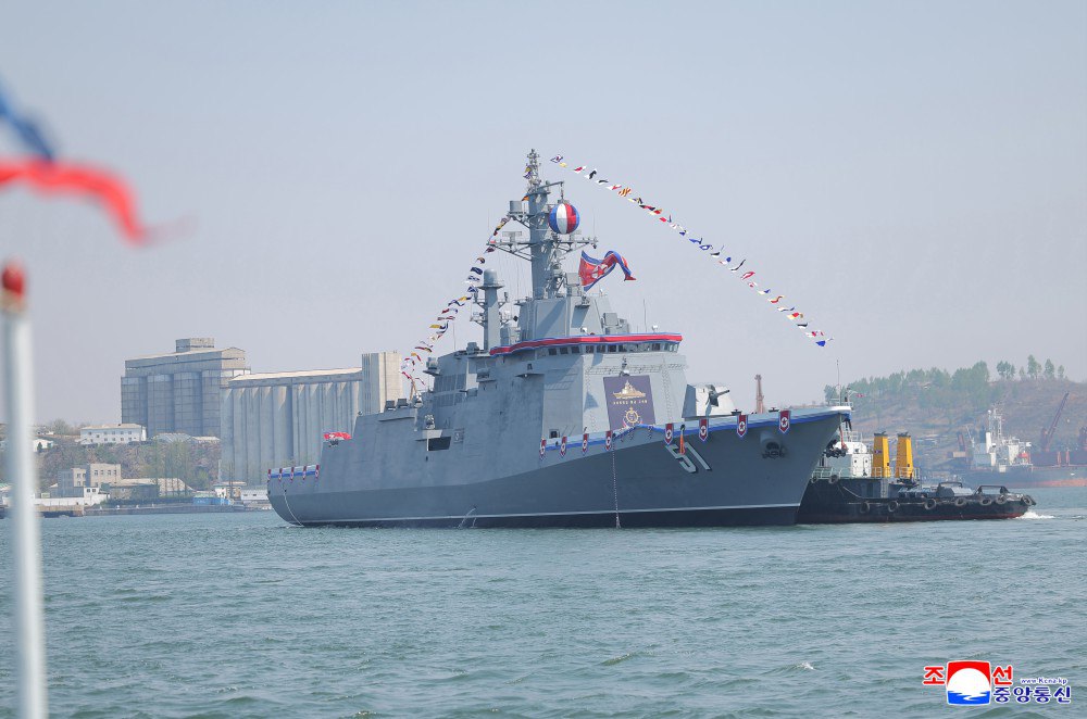 У Північній Кореї спустили на воду багатоцільовий есмінець з «найпотужнішим озброєнням»