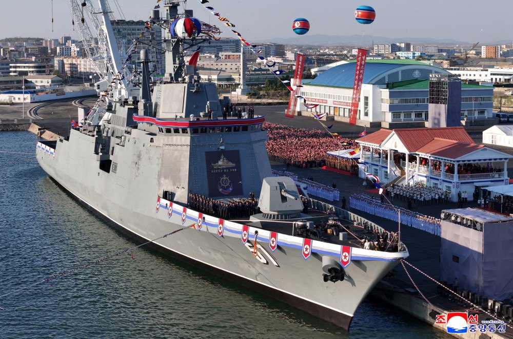 У Північній Кореї спустили на воду багатоцільовий есмінець з «найпотужнішим озброєнням»