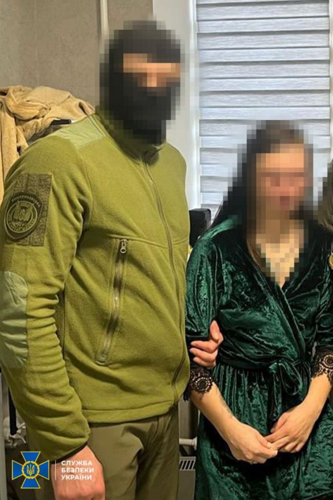 СБУ затримала подружжя зрадників, які на замовлення рашистів готували теракти у Дніпрі та перевіряли «роботу» інших російських агентів СБУ затримала подружжя зрадників, які на замовлення рашистів готували теракти у Дніпрі та перевіряли «роботу» інших російських агентів