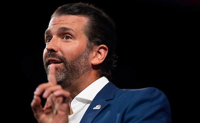 Син Трампа організував клуб для надбагатих людей