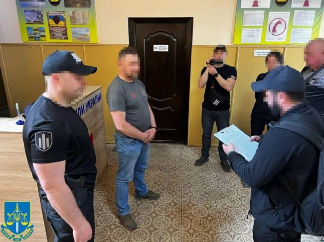 Правоохранителю и бывшему работнику ТЦК и СП объявили о подозрении за изготовление фиктивных документов для выезда за границу — офис генпрокурора