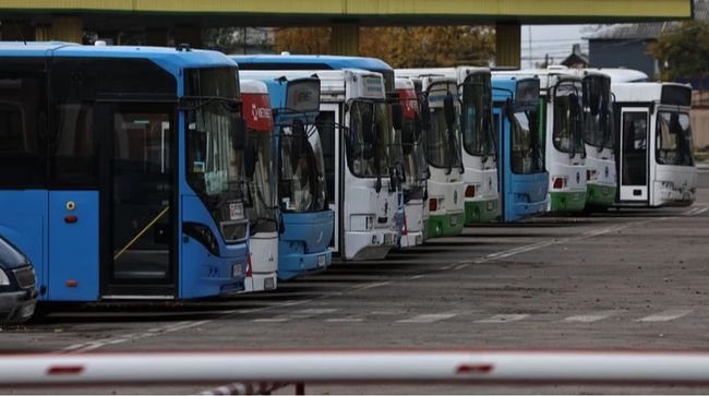 Рада дозволила українським містам використовувати гуманітарні автобуси та трамваї