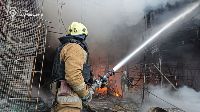Масована атака ворожих безпілотників на місто Харків, сталися пожежі - детально від ДСНС