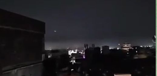 Міноборони Індії заявило, що пізно ввечері 8 травня пакистанські ракети та безпілотники атакували її військові обєкти в Кашмірі — Reuters